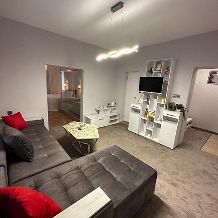 Luxury Apartment With Jacuzzi Sofia Exterior foto